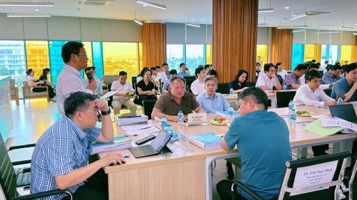 TS Vương Ánh Dương, Phó Cục trưởng Cục Quản lý Khám, chữa bệnh phát biểu tại buổi làm việc.
