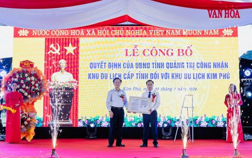 UBND xã Kim Phú đón nhận quyết định công nhận khu du lịch cấp tỉnh