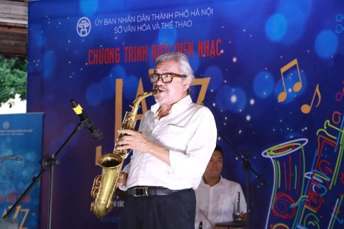 "Âm nhạc cuối tuần" mở ra một hành trình gần gũi hơn, nơi những giai điệu Việt Nam và jazz thế giới cùng cất lên giữa không gian công cộng