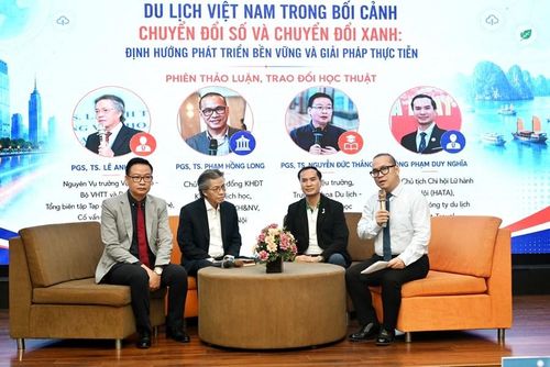 Các chuyên gia, đại diện đơn vị đào tạo, doanh nghiệp du lịch thảo luận về "Chính sách, quản trị và phát triển nguồn nhân lực du lịch trong bối cảnh chuyển đổi"