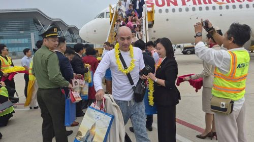 Du khách nước ngoài đến Khánh Hòa trên chuyến bay của Sun PhuQuoc Airways