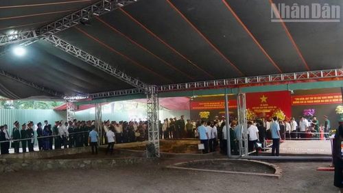 Khu vực quy tập hài cốt liệt sĩ tại Công viên Lê Thị Riêng.