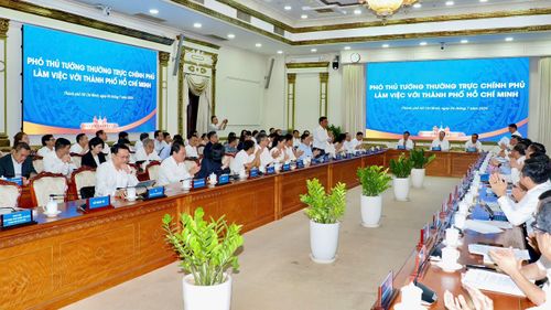 Quang cảnh buổi làm việc. ẢNH: HOÀNG HÙNG