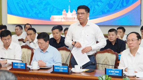  Thứ trưởng Bộ Xây dựng Nguyễn Xuân Sang phát biểu tại buổi làm việc. Ảnh: HOÀNG HÙNG 