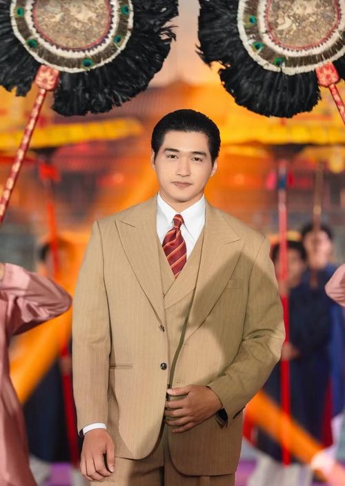 Ma Ran Đô đóng vai vua Bảo Đại.