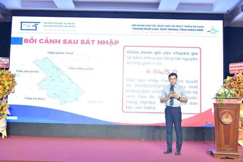 Đại biểu trình bày tham luận tại hội nghị. Ảnh: Quốc Ngữ.