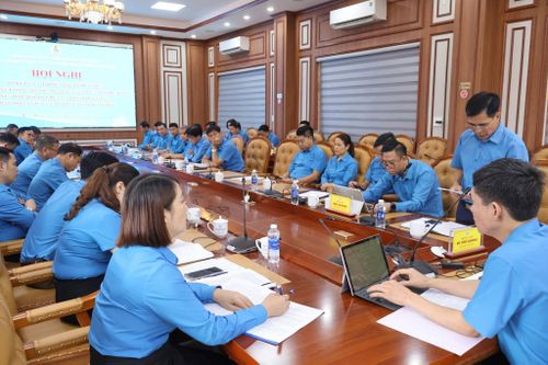 Công đoàn Công ty CP Than Mông Dương nâng cao chất lượng đội ngũ cán bộ công đoàn, tích cực chăm lo bảo vệ vì quyền, lợi ích hợp pháp của đoàn viên và người lao động.