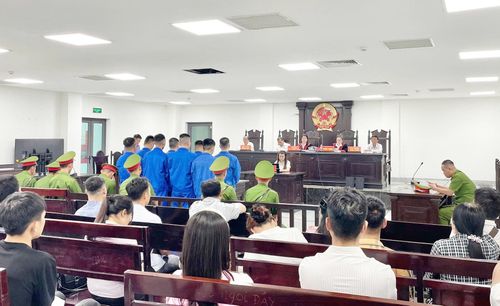 Quang cảnh phiên xét xử.