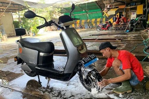 Vấn đề vệ sinh xe cũng bộc lộ nhiều lầm tưởng tai hại khiến hệ thống điện của xe nhanh chóng bị vô hiệu hóa.