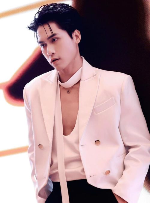 Sở hữu nền tảng diễn xuất bài bản cùng khả năng hóa thân đa dạng, được nhiều khán giả kỳ vọng sẽ sớm có cú hích lớn trên màn ảnh rộng.
