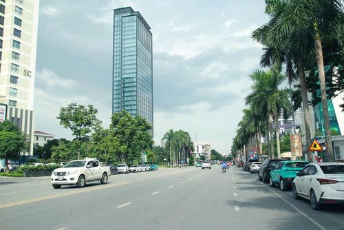  Hạ tầng giao thông phường Võ Cường được đầu tư đồng bộ, hiện đại (Ảnh: Đường Trần Hưng Đạo). 