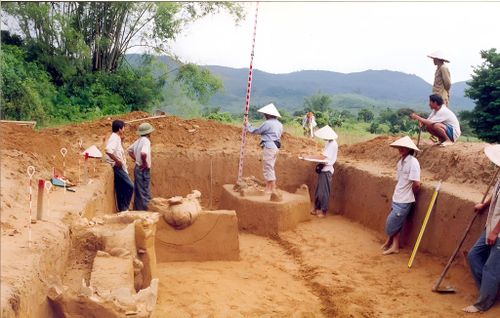Khai quật di tích Tiên Lãnh (Tiên Phước trước đây). Ảnh: Tư liệu