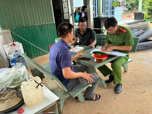 Công an các xã, phường tăng cường tuyên truyền, hướng dẫn người dân sử dụng phương tiện an toàn