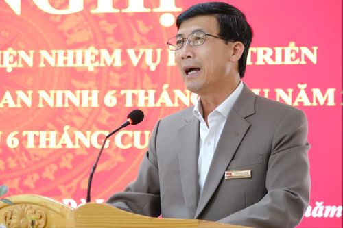 Đồng chí Phạm Kim Quang, Bí thư Đảng ủy, Chủ tịch HĐND phường Cam Ly - Đà Lạt phát biểu chỉ đạo tại hội nghị