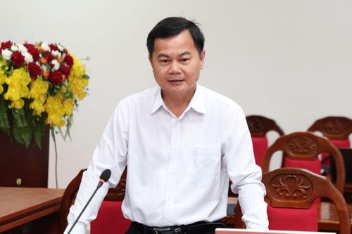 Lãnh đạo Văn phòng Tỉnh ủy Lâm Đồng trao đổi tại hội nghị