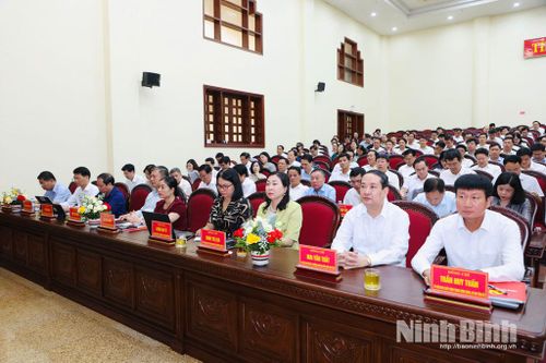Các đại biểu dự Hội nghị.
