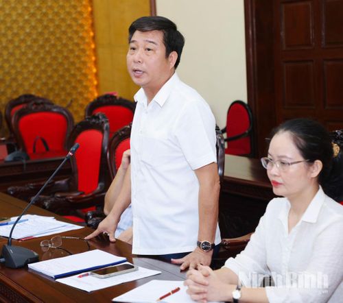 Đại biểu thảo luận tại tổ số 1.