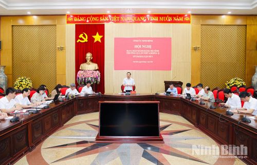 Quang cảnh thảo luận tại tổ số 1.