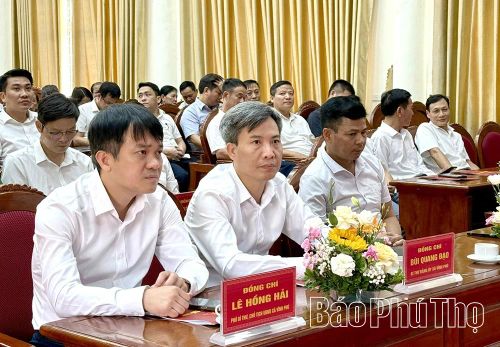 Các đại biểu tham dự hội nghị.