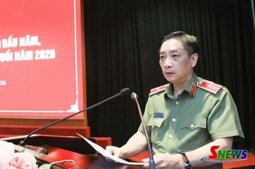 Thiếu tướng Nguyễn Minh Tuấn, Ủy viên BTV Tỉnh ủy, Bí thư Đảng ủy, Giám đốc Công an tỉnh phát biểu tại Hội nghị