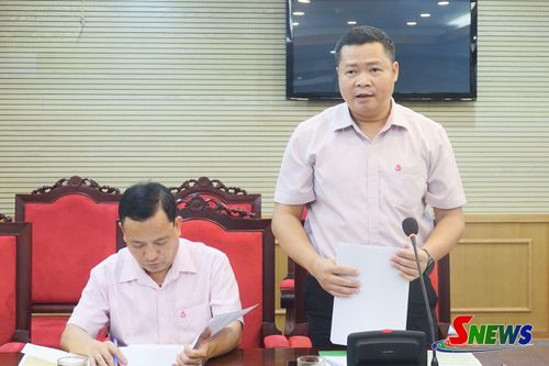 Lãnh đạo Chi nhánh Ngân hàng CSXH phát biểu.