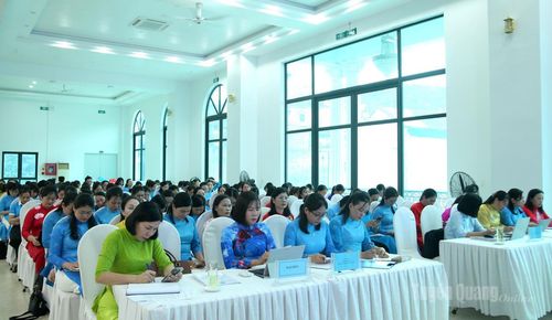 Các đại biểu dự hội nghị.