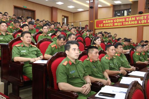 Các đại biểu dự Hội nghị