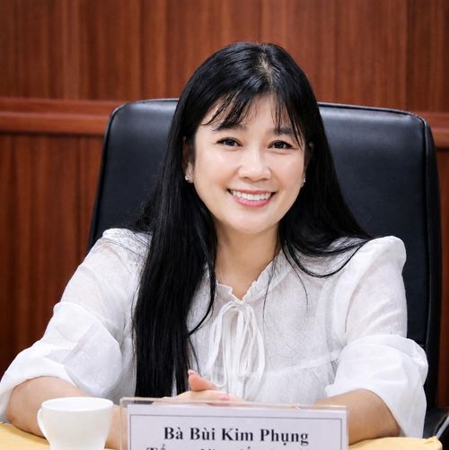 Bà Bùi Kim Phụng