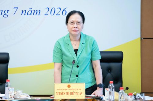 Phó Chủ nhiệm Văn phòng Quốc hội Nguyễn Thị Thúy Ngần phát biểu