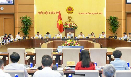 Toàn cảnh cuộc họp giao ban cuộc họp giao ban giữa lãnh đạo Quốc hội và các cơ quan của Quốc hội chiều 6/7. Ảnh: Lâm Hiển
