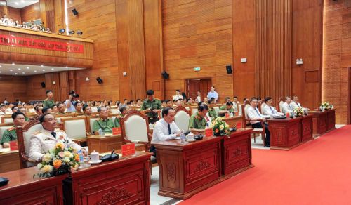 Toàn cảnh buổi làm việc.