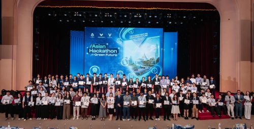Gần 100 thí sinh thuộc 30 đội xuất sắc nhất mùa 1 cuộc thi Asian Hackathon for Green Future đã tập trung tại VinUni để cùng tranh tài.