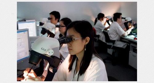 Khách hàng từ khắp nơi trên thế giới gửi kim cương đến phòng thí nghiệm GIA để phân tích và kiểm định. GIA có các quy trình tỉ mỉ để bảo mật thông tin của viên kim cương trong suốt quá trình phân loại. (Ảnh: GIA)