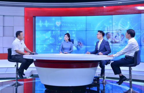 Ông Vũ Xuân Trường, Chủ tịch UBND phường Việt Hưng, thành phố Hà Nội trao đổi tại Chương trình. Ảnh: Viết Thành