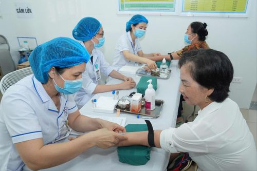 Khám sức khỏe miễn phí cho người dân xã Mê Linh, Hà Nội ngày 2-7-2026. Ảnh: Phạm Hùng