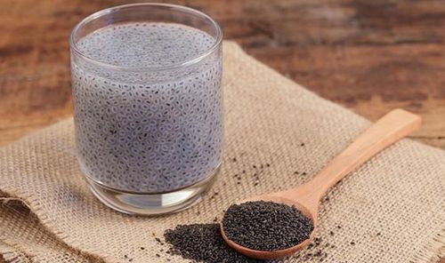 Hạt chia giàu dinh dưỡng và chất béo lành mạnh bổ sung thêm omega-3.