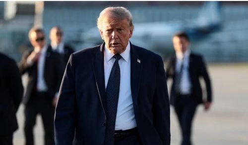 Phát biểu trước các phóng viên tại Phòng Bầu dục ở Nhà Trắng, ông Trump nói Mỹ chỉ còn hai lựa chọn.