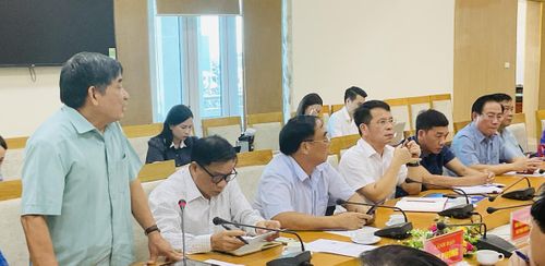 Đại diện các Hội quần chúng nêu lên các kiến nghị liên quan hoạt động trong tình hình mới. Ảnh: Tùng Duy.