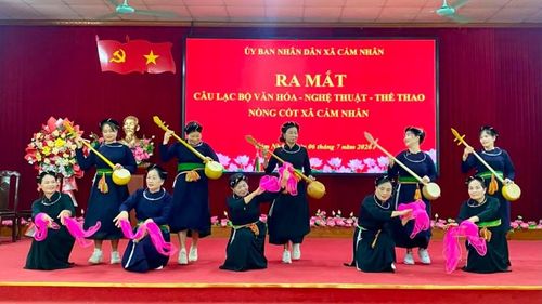 Chương trình giao lưu văn nghệ sôi nổi với nhiều tiết mục đặc sắc tại lễ ra mắt CLB