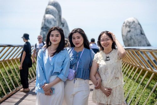 Du khách sẽ được chiêm ngưỡng những công trình siêu thực trên đỉnh Bà Nà