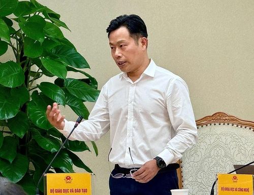 Thứ trưởng Bộ Giáo dục và Đào tạo Lê Quân phát biểu tại cuộc họp - Ảnh: VGP/Thu Sa