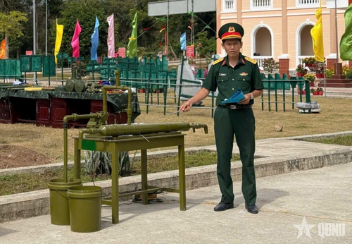 “Thiết bị lọc nước UF, RO” của Thiếu tá QNCN Nguyễn Trọng Tính được trưng bày tại lễ ra quân huấn luyện của Trung đoàn 152.
