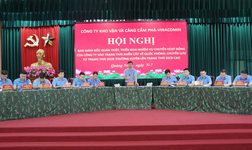 Các đại biểu dự khai mạc diễn tập. 
