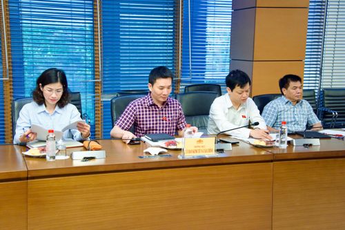  Đại biểu dự buổi làm việc. Ảnh: CẨM HÀ 