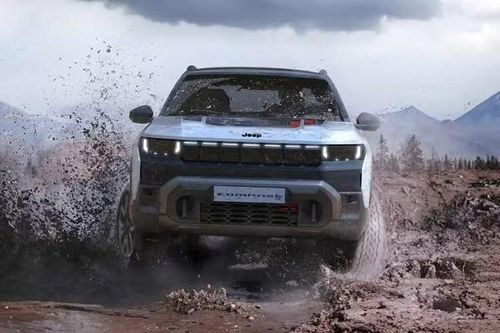 Trong vòng chưa đầy một năm, JEEP đã làm mới toàn diện dải sản phẩm tại hai phân khúc quan trọng nhất châu Âu là B-SUV và C-SUV. Sau màn ra mắt của Compass, Avenger mới mở đặt cọc vào tháng 5 với các phiên bản BEV, e-Hybrid, phiên bản động cơ đốt trong (ICE) cũng như phiên bản dẫn động 4 bánh 4xe. Compass e-Hybrid Plug-In mới sẵn sàng để đặt hàng và các phiên bản 4xe và bản BEV Long Range.
