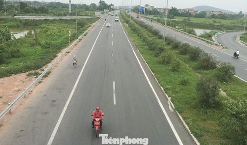 Trong năm nay, hơn 80% chiều dài cao tốc Hà Nội - Bắc Giang sẽ được tách xe máy khỏi cao tốc.