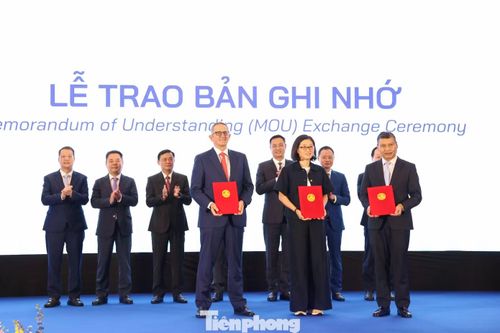 Đà Nẵng ký kết các biên bản ghi nhớ với các đối tác quốc tế để phát triển Trung tâm tài chính.