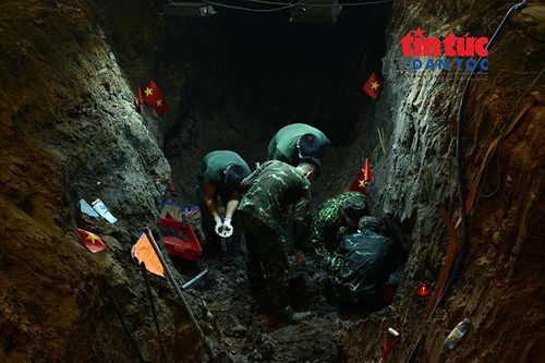 Đội K74 (Bộ tư lệnh TP Hồ Chí Minh) tiến hành quy tập hài cốt liệt sĩ tại Công viên Lê Thị Riêng.