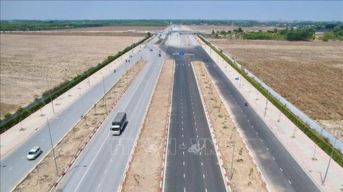 Đường 25B kết nối sân bay Long Thành đang được đẩy nhanh xây dựng.