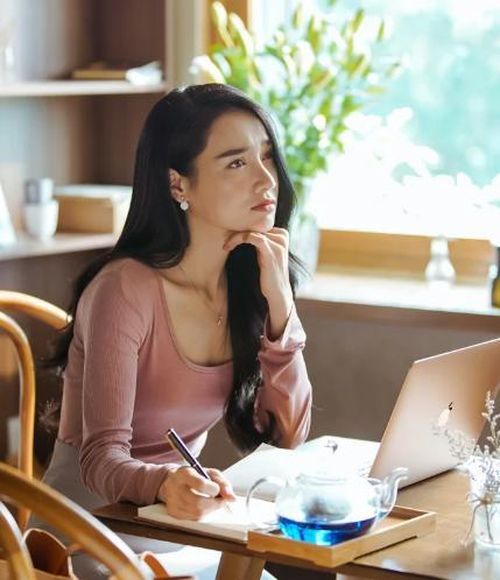 Nhã Phương là một trong những nữ diễn viên quen thuộc của màn ảnh Việt suốt hơn một thập kỷ.